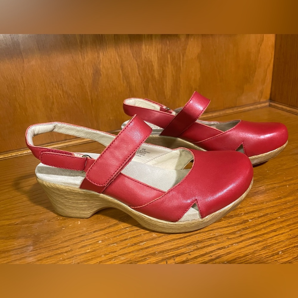 Alegria Tarah Mary Jane Red, size 7.5 (38)